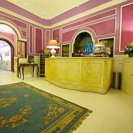 Class Astoria Hotel