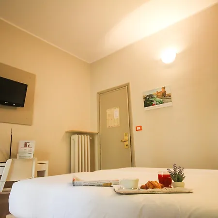 Astoria 3*