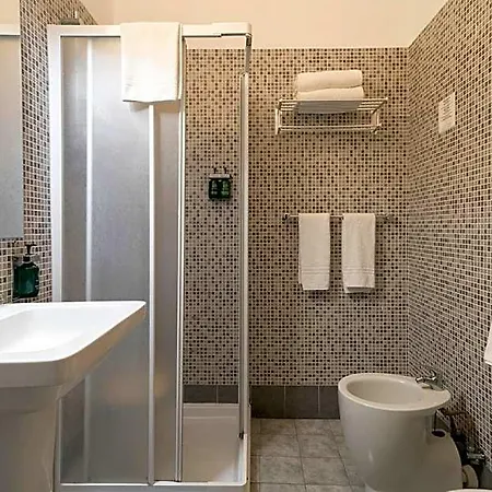 Astoria Отель 3*