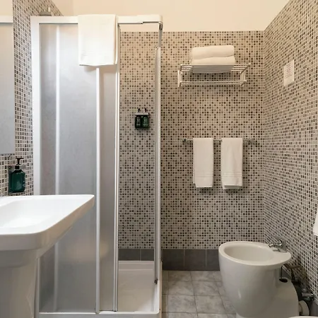 Astoria Hotel 3*