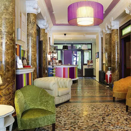 Class Astoria Hotell 3*