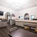 Astoria 3*