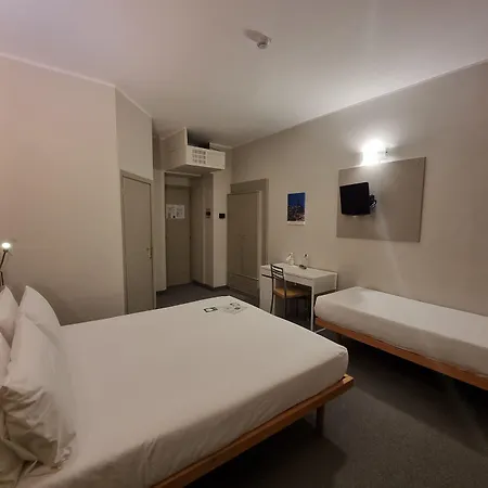 Astoria ホテル 3*