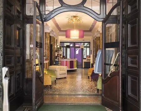 Astoria Hotel